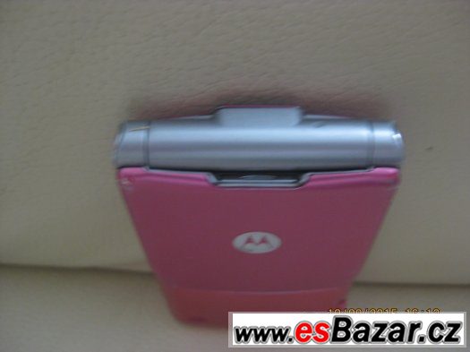 MOTOROLA RazrV3 pink  -  Z Á R U K A – fotografie 5