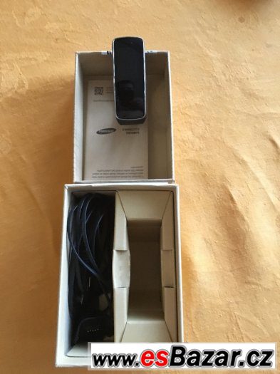 Chytré hodinky Samsung Gear Fit – fotografie 1