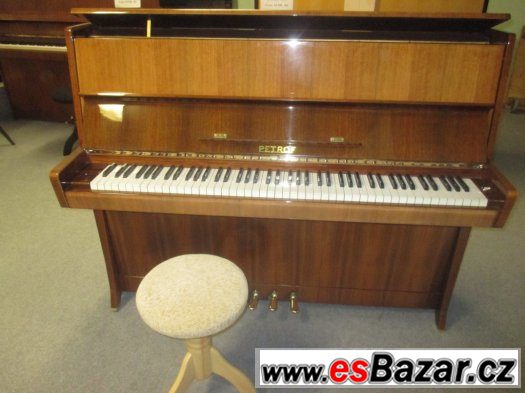 piano, pianino, klavír Petrof – fotografie 1