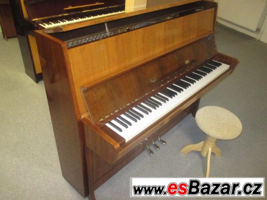 piano, pianino, klavír Petrof – fotografie 3