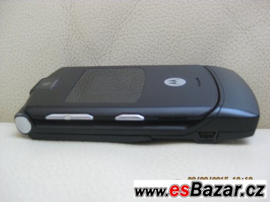 Motorola RazrV3 black, "žiletka",jak má být - ZÁRUKA – fotografie 1