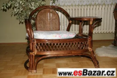 Ratanový stolek