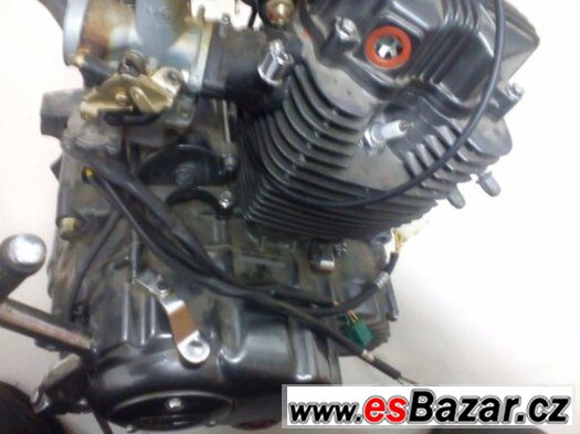 Motor 250 cc , Koncept Honda , jen 300 km jetý – fotografie 1