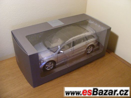 Model MERCEDES-BENZ R – fotografie 2