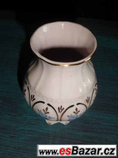 VÁZIČKA Z RUŽOVÉHO PORCELÁNU – fotografie 2