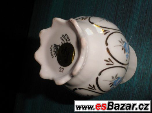 VÁZIČKA Z RUŽOVÉHO PORCELÁNU – fotografie 3