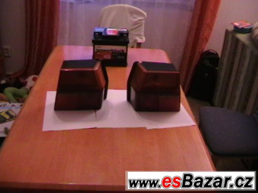 Autobaterie a zadní světla – fotografie 3