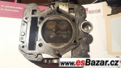 Suzuki DR650 - díly z motoru