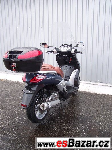 Yamaha X City 250i (2008)  SLEVA DO KONCE ROKU – fotografie 3