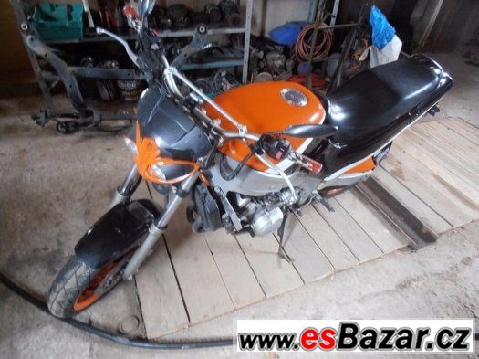 Yamaha FZR600  přestavba na street fighter r.1990 51.7kw sup – fotografie 1