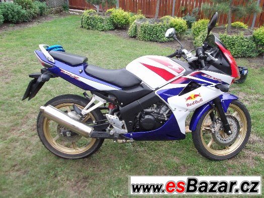 Honda CBR125R – fotografie 1