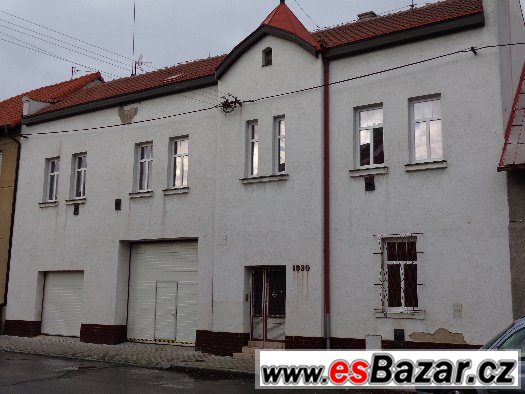 CELKOVA VNITRNI REKONSTRUKCE ROD DOMU V KLADNE – fotografie 1