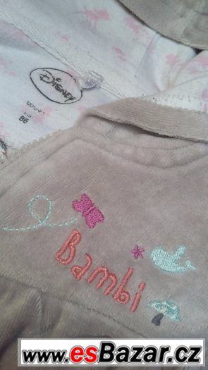 Prodám soupravu sametovou šedobéžovou zn. Bambi1,5 roku, vel – fotografie 4