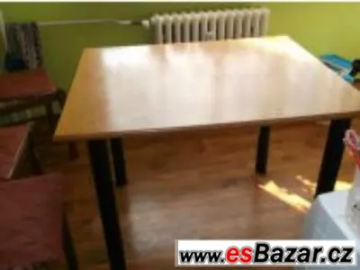 Stůl světlý + 4 nohy