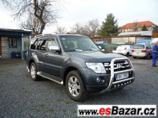 Mitsubishi Pajero 3.2-V80-4x4-7místný-SUV-combi – fotografie 2