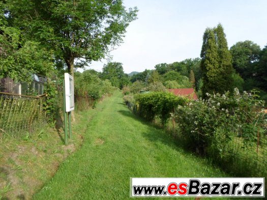 Větší zahrada s chatkou v Děčíně 7 – fotografie 2