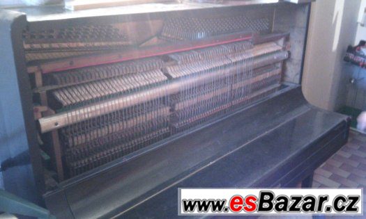 Piano cca 100let stare – fotografie 3