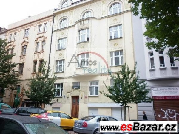 Nabízíme k prodeji prostorný byt 4+1 v osobním – fotografie 1