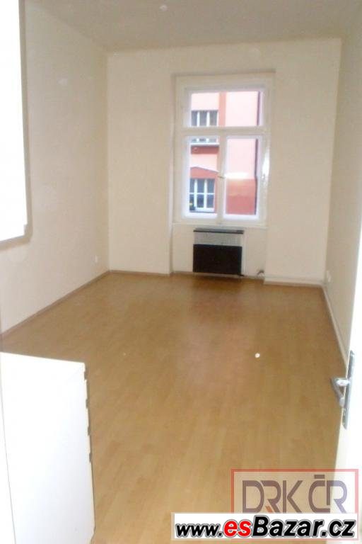 Nezařízená garsoniéra v dobrém stavu, vel. 22 m2, – fotografie 1