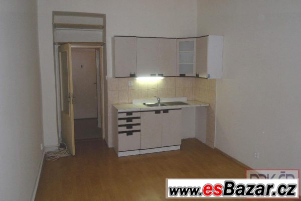 Nezařízená garsoniéra v dobrém stavu, vel. 22 m2, – fotografie 2