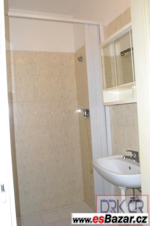 Nezařízená garsoniéra v dobrém stavu, vel. 22 m2, – fotografie 4