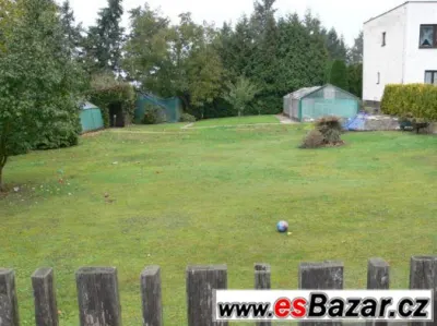 Pozemek ke stavbě.