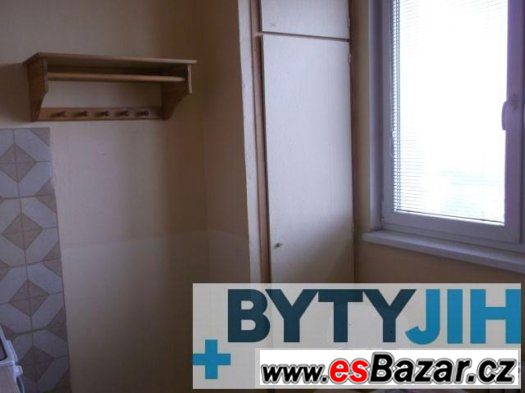 Byt 1+1, 40 m2, původní stav – fotografie 3