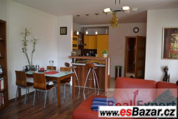 Exkluzivní prodej bytu 3+kk, 80m2, zahrádka (70m2) – fotografie 2