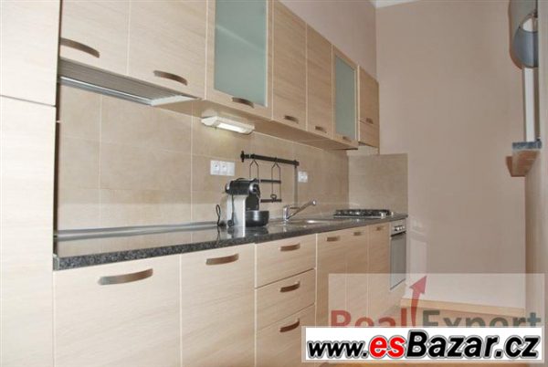Pronájem světlého bytu 3+kk/Balkon, 87 m2, Praha 2 – fotografie 3