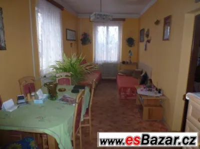 Nabízíme pronájem částečně zařízeného bytu 3+1