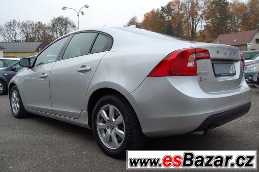Volvo S60 2.0D D3 Kinetic, 120kW – fotografie 1