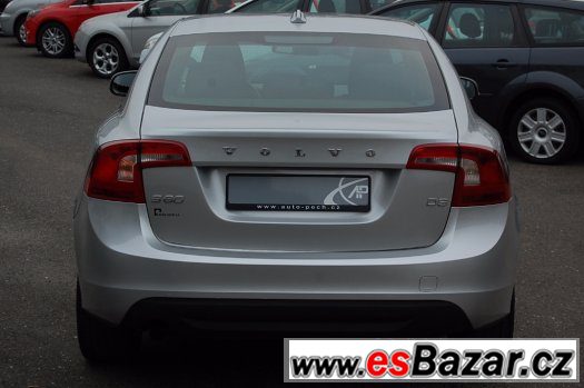 Volvo S60 2.0D D3 Kinetic, 120kW – fotografie 2