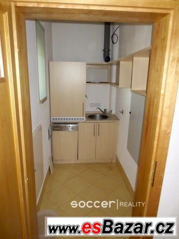 Pronájem reprezentativního obchodu, 130 m2, Hradec Králové - – fotografie 5