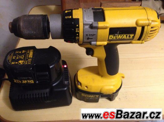 aku vrtačka Dewalt – fotografie 1