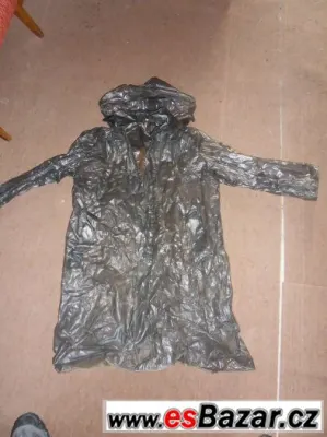 Plastová pláštěnka