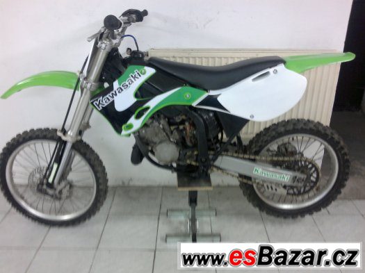 Kawasaki KX 125 2002 v pěkném stavu – fotografie 3
