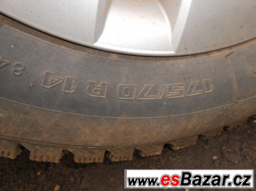 Prodám zimní gumy 4x 175/70 R14 6,5mm vzorek na diskách brav – fotografie 2