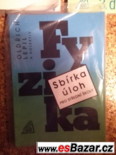 Učebnice fyziky, literatury, matematiky, chemie – fotografie 1