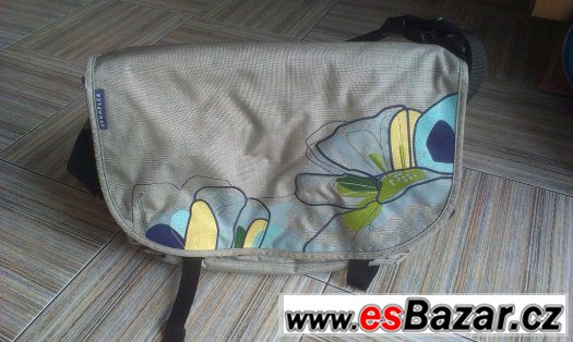 TAŠKA CRUMPLER Miss D. Flower 15" – fotografie 3