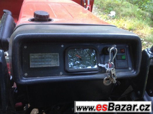 Malotraktor AGT 835 kloubový s rampovačem a navijákem – fotografie 3