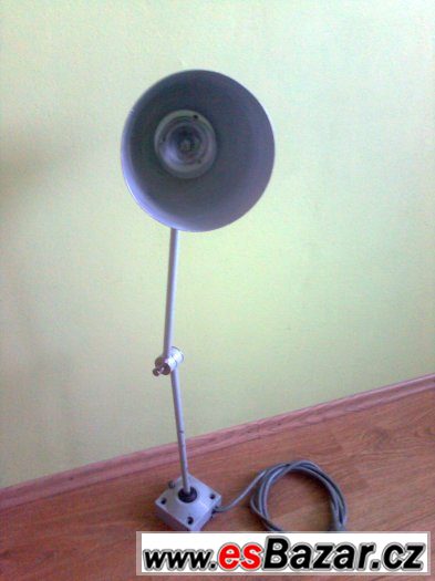 Retro lampa ke strojům – fotografie 3