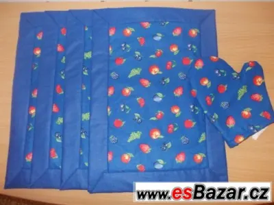 LÁTKOVÉ PROSTÍRÁNÍ 4 kusy + dárek chňapka na zavěšení