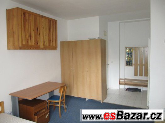 Pronájem: 1+kk, Praha – Vyšehrad, ul. U Gymnázia. – fotografie 2