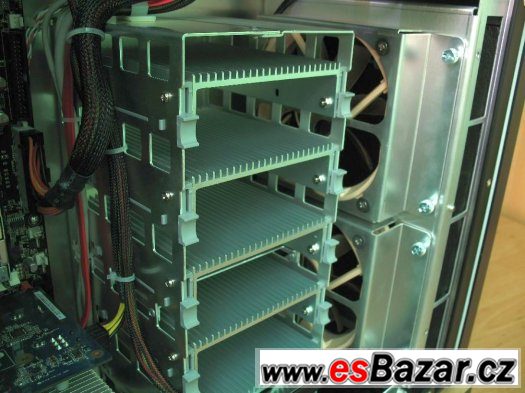 Lian Li PC-S80B – fotografie 5