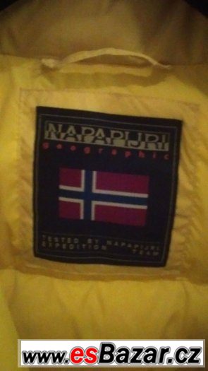 DÁMSKÁ VESTA NAPAPIJRI – fotografie 3