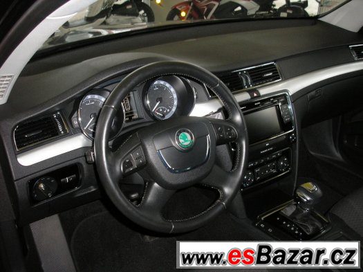 Superb Kombi Exclusive DSG jako NOVÝ jen 81 000 km – fotografie 4