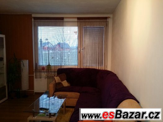 Prodam Rohovou sedacku s taburetm – fotografie 1
