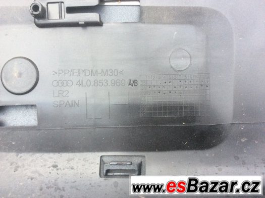 Audi Q7 - kompletni spodni dverni listy – fotografie 4