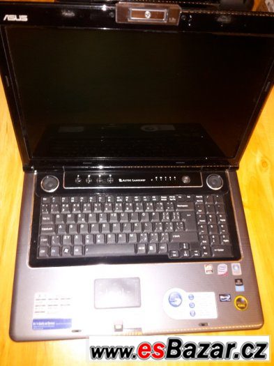 ASUS M70V nVidia 9600M GS  17“ WXGA, 1 920 × 1 200 – fotografie 2