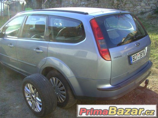 Ford Focus Turnier 1.6 Ti-VCT Titanium – fotografie 2